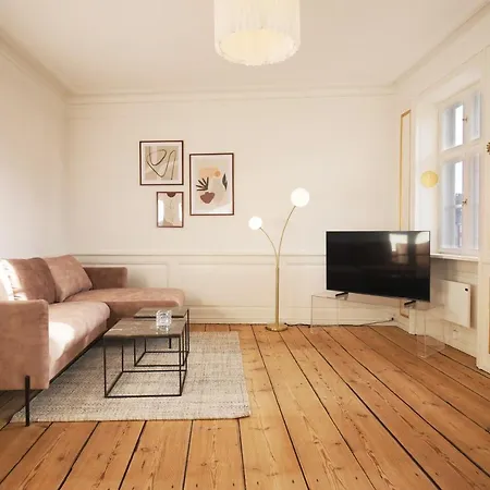New Harbor Apartment